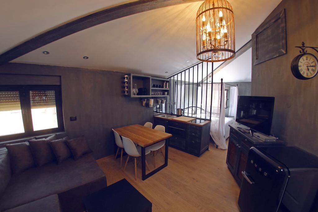 Central Apartments Integrated Hotel ซาดาร์ ภายนอก รูปภาพ